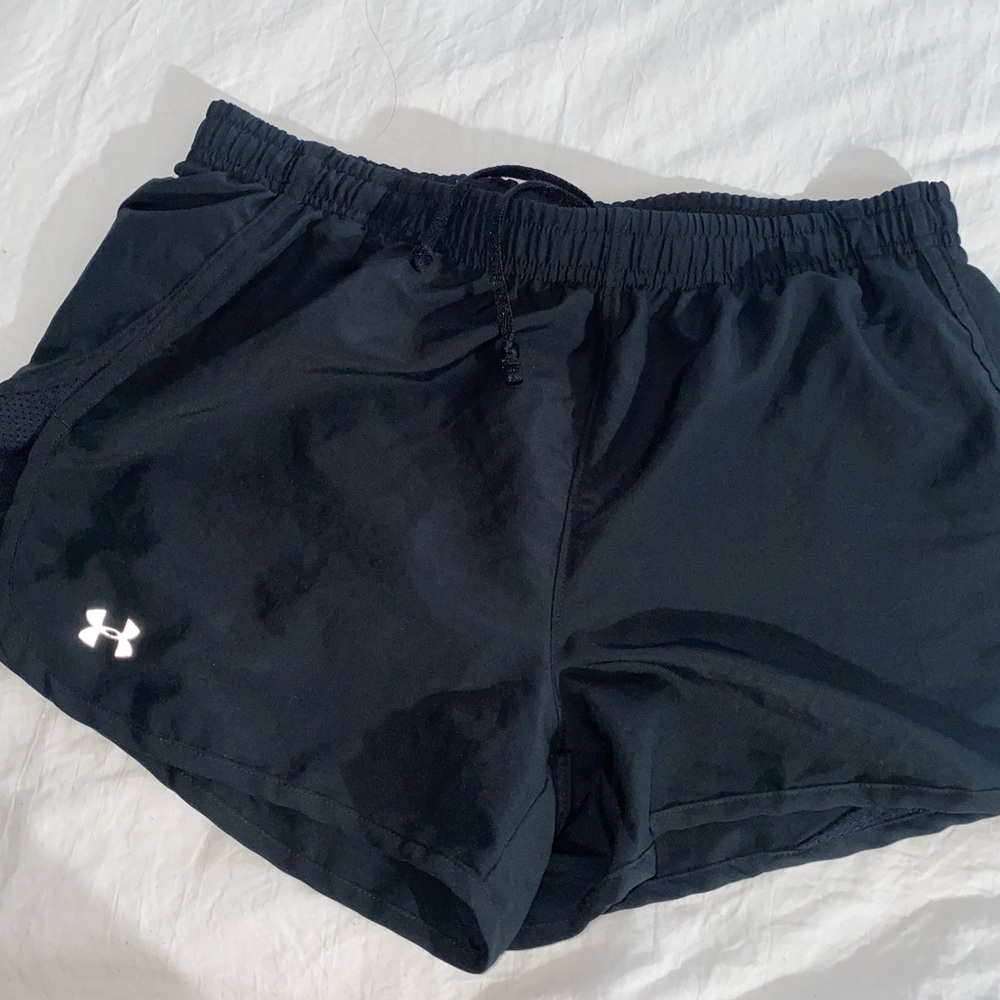 Under armour  semi-fitted small shorts